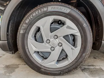Car image 28