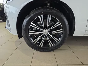 Car image 34