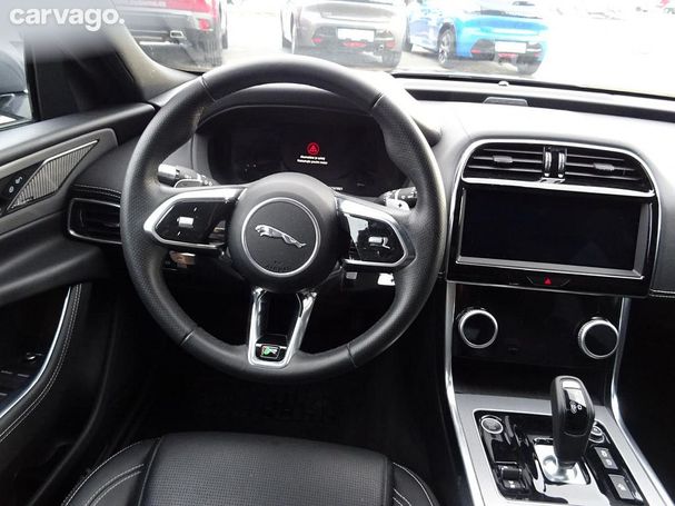 Jaguar XE D180 SE 132 kW image number 19