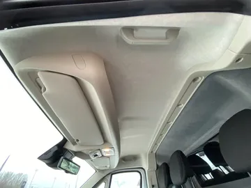 Car image 38