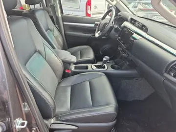 Car image 28