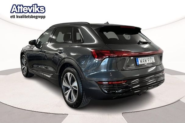 Audi Q8 55 quattro e-tron 304 kW image number 3