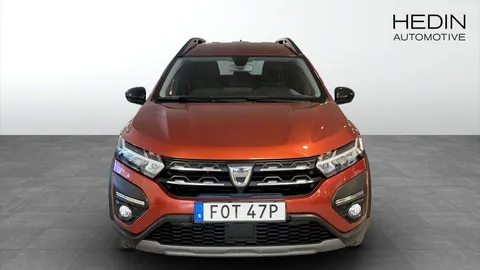 Car image 3