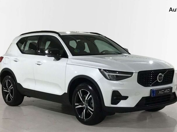 Volvo XC40 Recharge T4 Plus Dark 155 kW image number 1