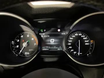 Car image 31