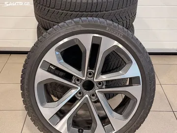 Car image 35