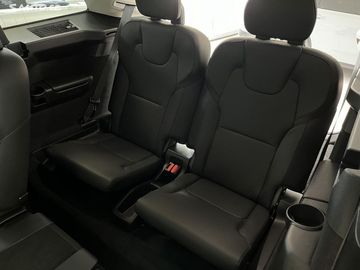 Car image 37