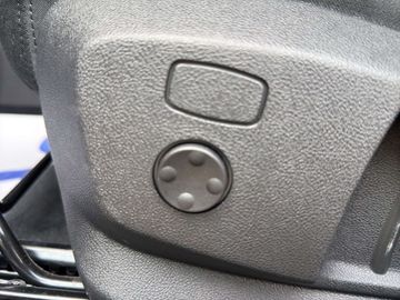 Car image 38