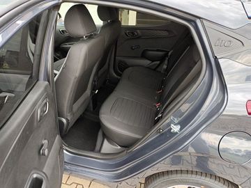 Car image 13