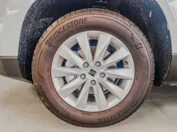 Car image 31
