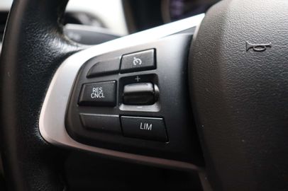 Car image 37