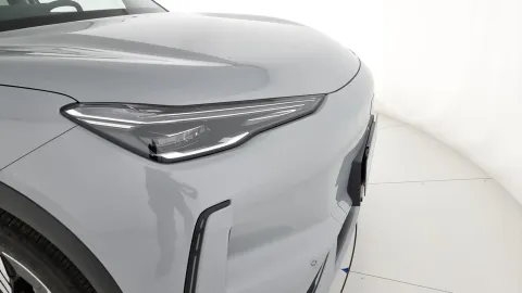 Car image 42