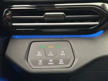 Car image 38