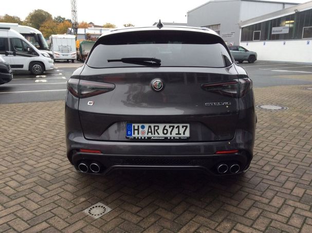 Alfa Romeo Stelvio V6 2.9 Bi-Turbo Quadrifoglio 375 kW image number 4