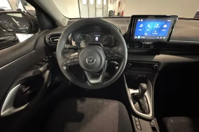 Car image 12