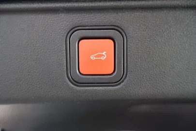 Car image 35
