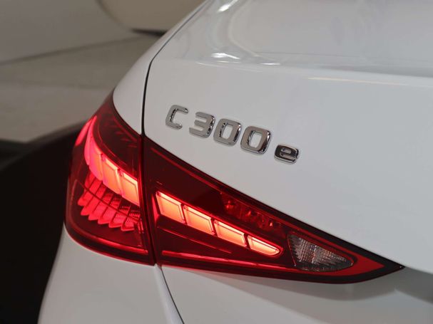 Mercedes-Benz C 300 e AMG Line 230 kW image number 15