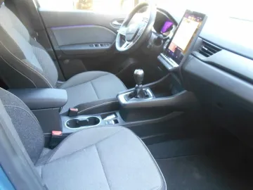 Car image 18