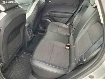 Car image 27