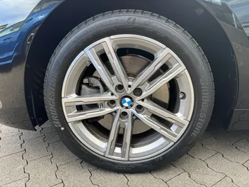 Car image 34