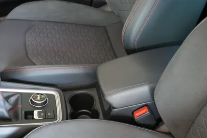 Car image 31