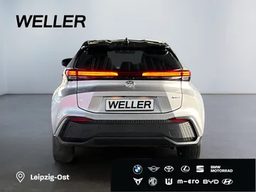 Car image 4