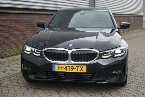 BMW 330 e M 215 kW image number 33