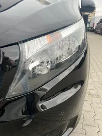 Car image 32