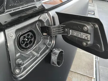 Car image 30