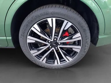 Car image 26