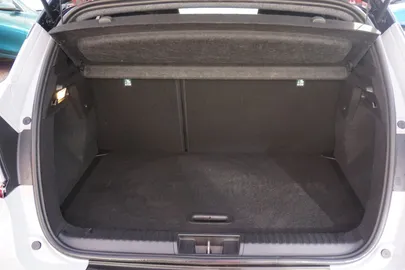 Car image 34