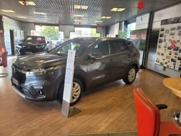 Car image 6