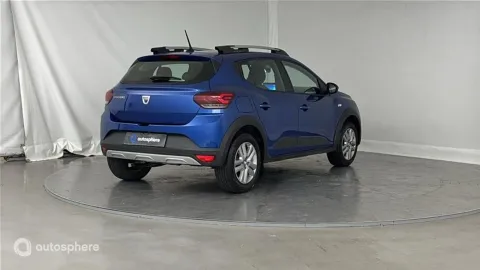 Car image 5