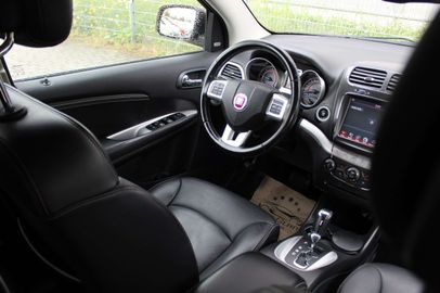 Car image 37