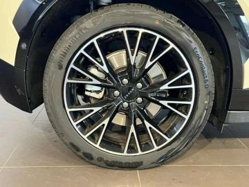 Car image 32