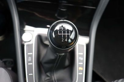 Car image 37