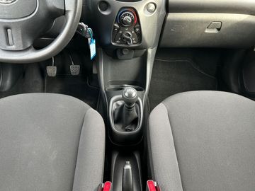 Car image 11