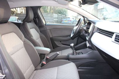 Car image 11