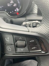 Car image 37