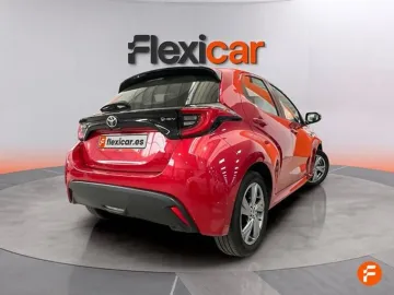 Car image 4
