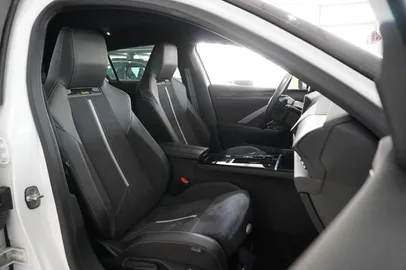 Car image 46