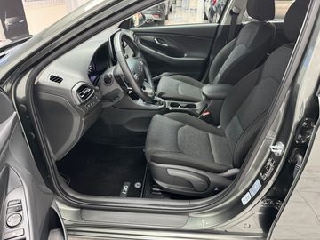 Car image 17