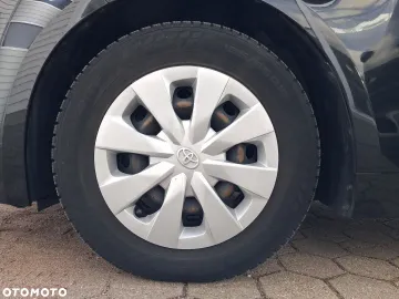 Car image 26