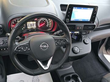 Car image 26