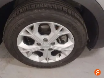 Car image 32