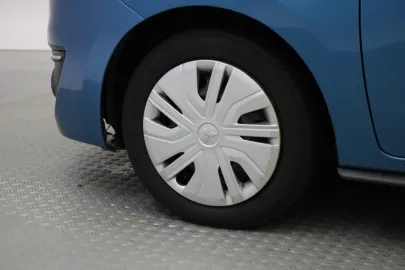 Car image 24