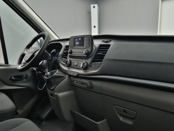 Car image 32