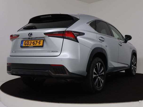 Lexus NX 300 h AWD 145 kW image number 2