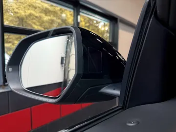 Car image 42