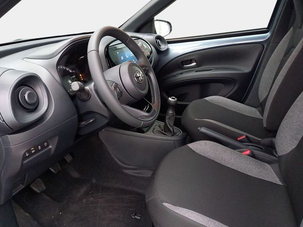 Toyota Aygo X 53 kW image number 7